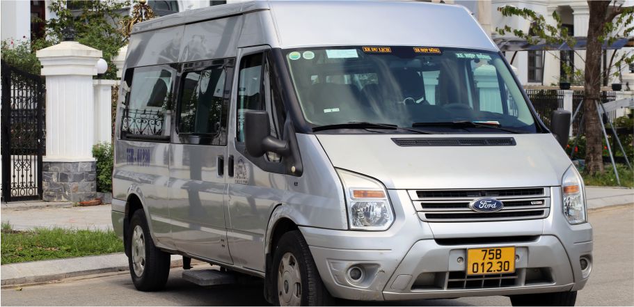Xe du lịch Huế 3