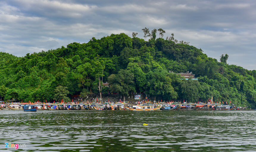 Điện Hòn Chén: Review Thực Tế Cho Người Tìm Chốn Bình Yên